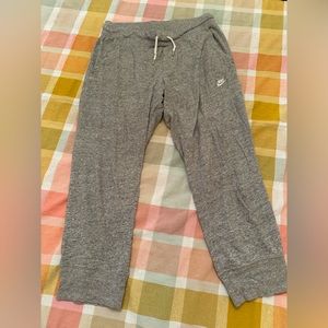 Capri Nike sweats